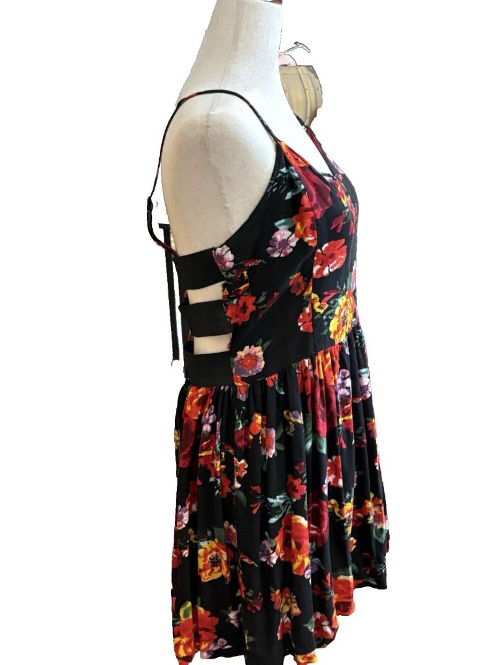Wet Seal Floral Fit & Flare Dress Strappy Open Back Black Red Women Size L Y2K - Picture 2 of 6